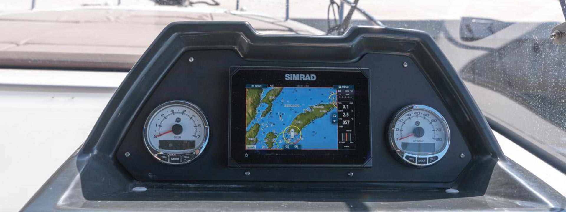 mayer-charter-boat-header-quicksilver-activ-755-sundeck-03