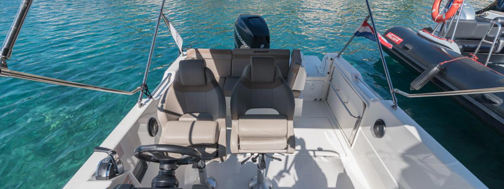 mayer-charter-boat-header-quicksilver-activ-755-sundeck-04